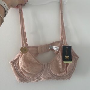 NWT Wacoal Soft Sense Underwire Bra in Rose Dust size 34B unlined